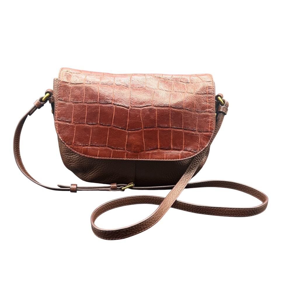 Vintage Fossil Brown Leather Croc Embossed Saddle Crossbody Bag
Boho heritage